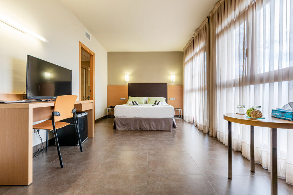 Habitación Suite Hotel Pere III Vilafranca del Penedés. 1